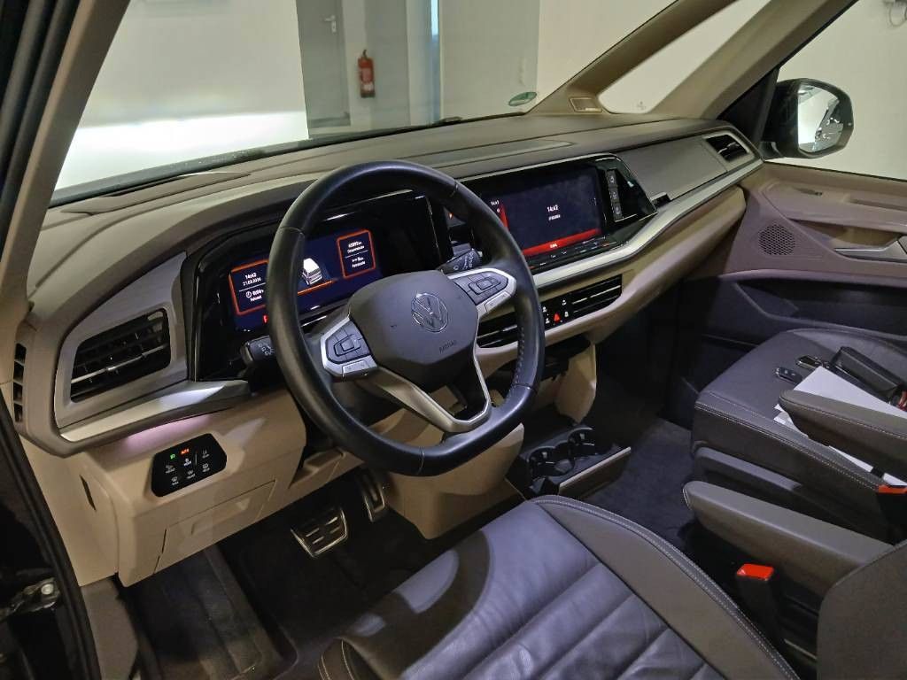 Fahrzeugabbildung Volkswagen T7 Multivan Style lang Voll-Leder HuD Pano AHK