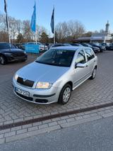 Skoda Fabia 1.4 16V // TÜV 02/2028// Automatik  - Skoda Fabia: 16v