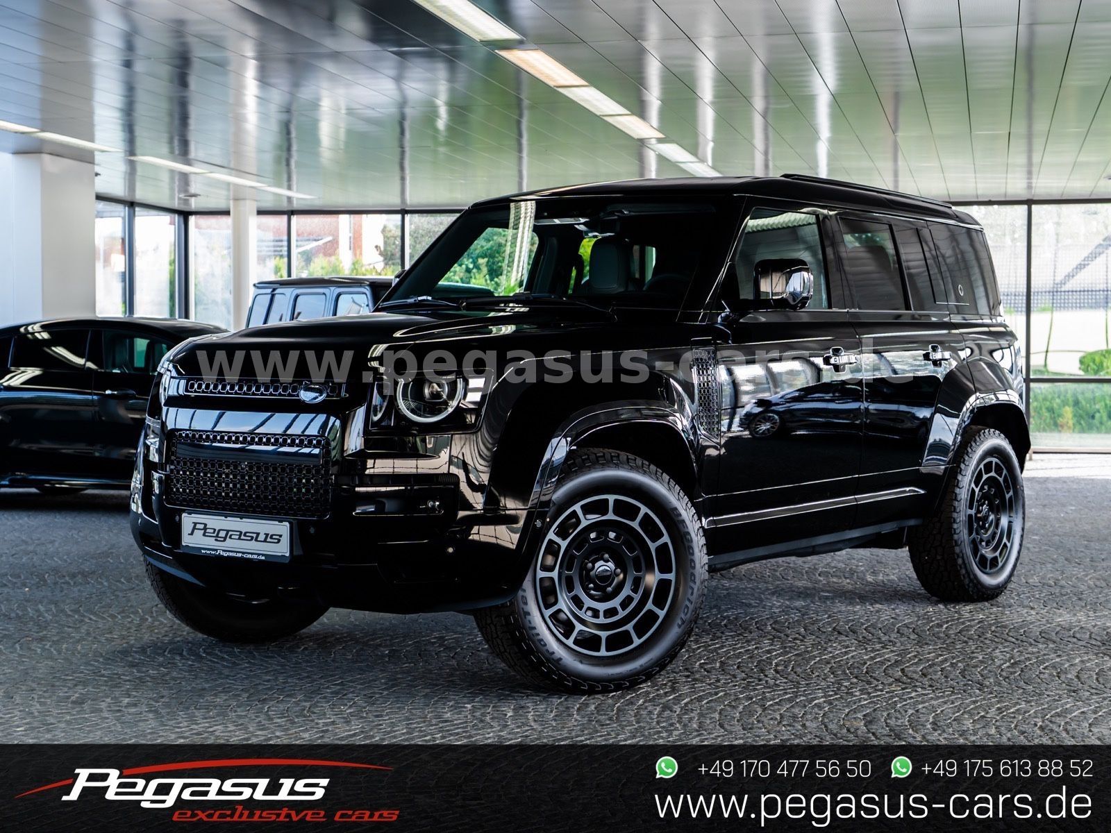 LAND ROVER Defender - 1