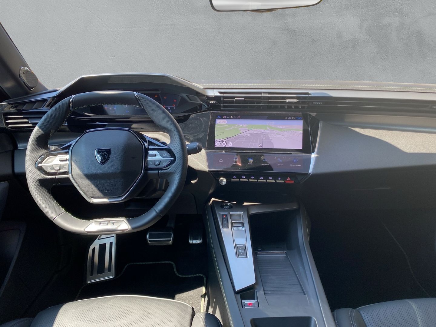 Fahrzeugabbildung Peugeot 408 GT 1.2 Puretech 130 EU6e *Premium- Paket* u.