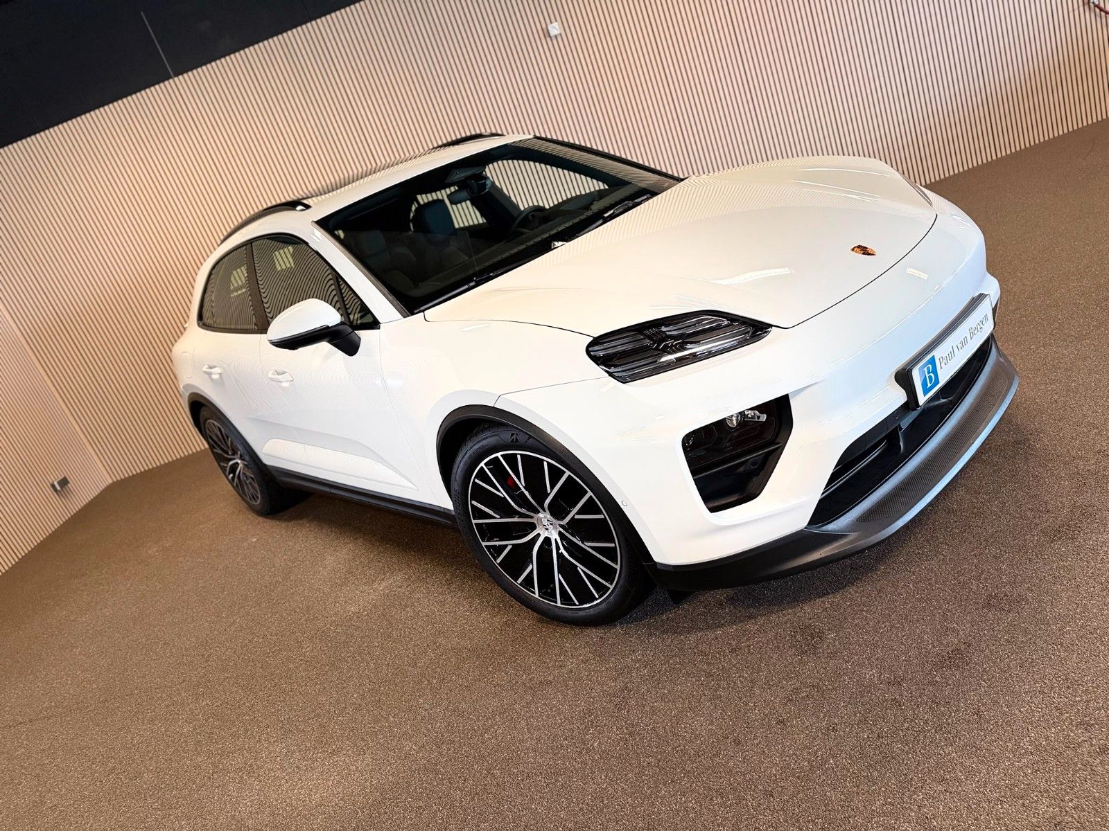 Porsche Macan 4S 100 kWh 449 PS-LUFT-PANO-HEAD UP-VOLL imagem 2