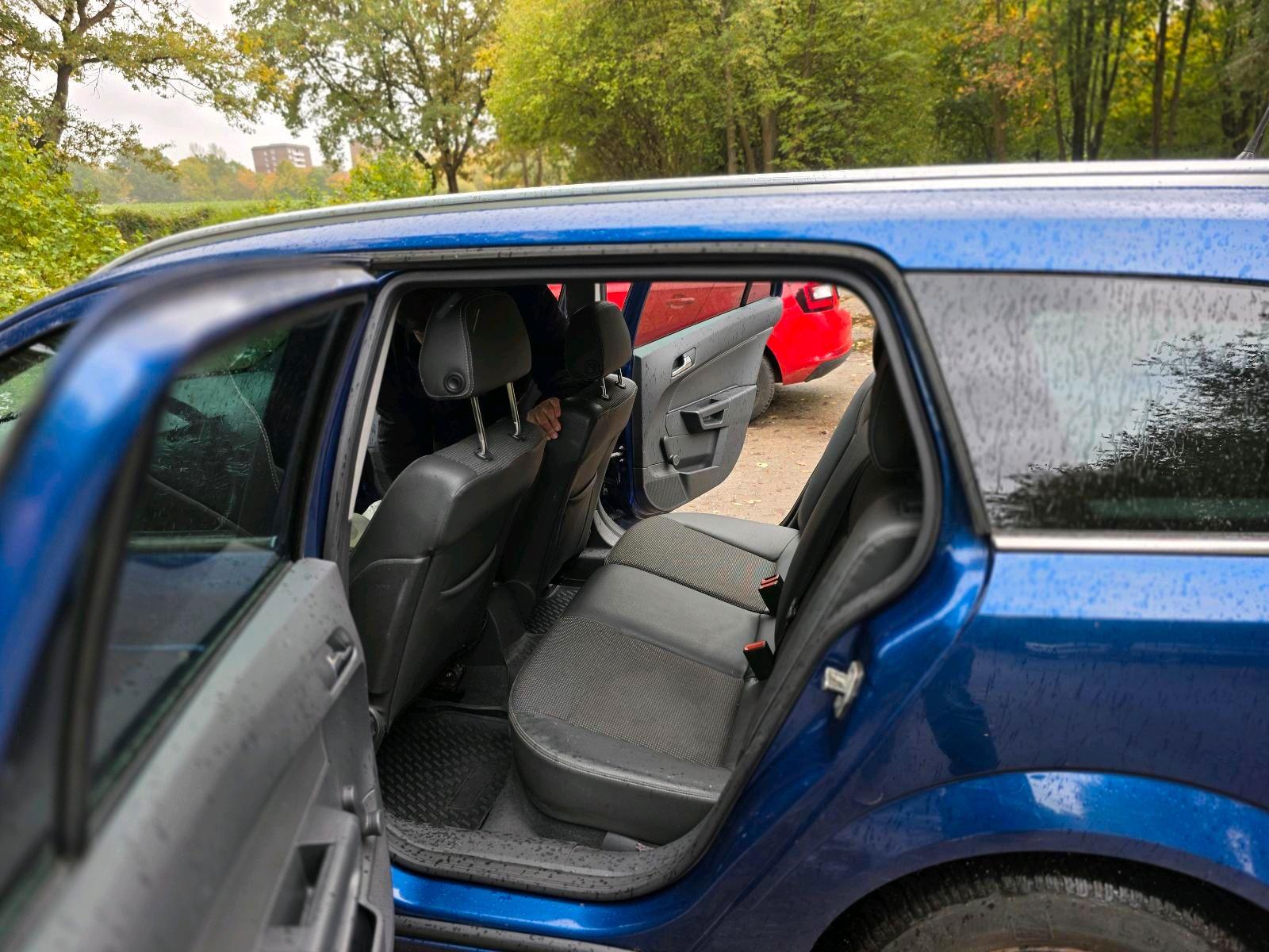 Opel Astra 2009 — photo 5