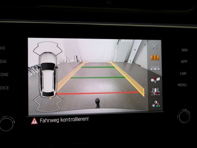 Superb COMBI SPORTLINE iV DSG+AHK+NAVI+LED+RÜCKF