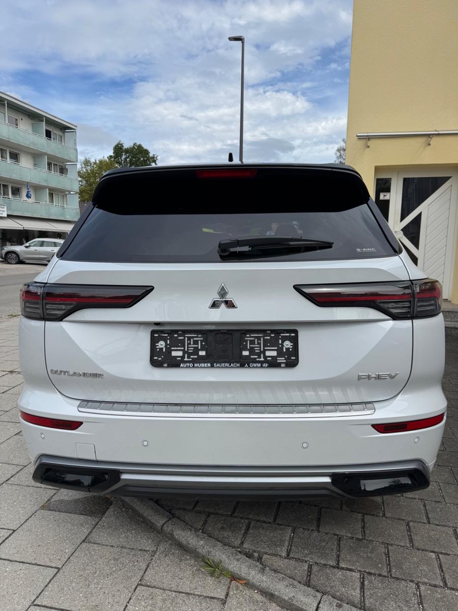 Mitsubishi LUXURY  2.4 PHEV 100 kW S-AWC Top