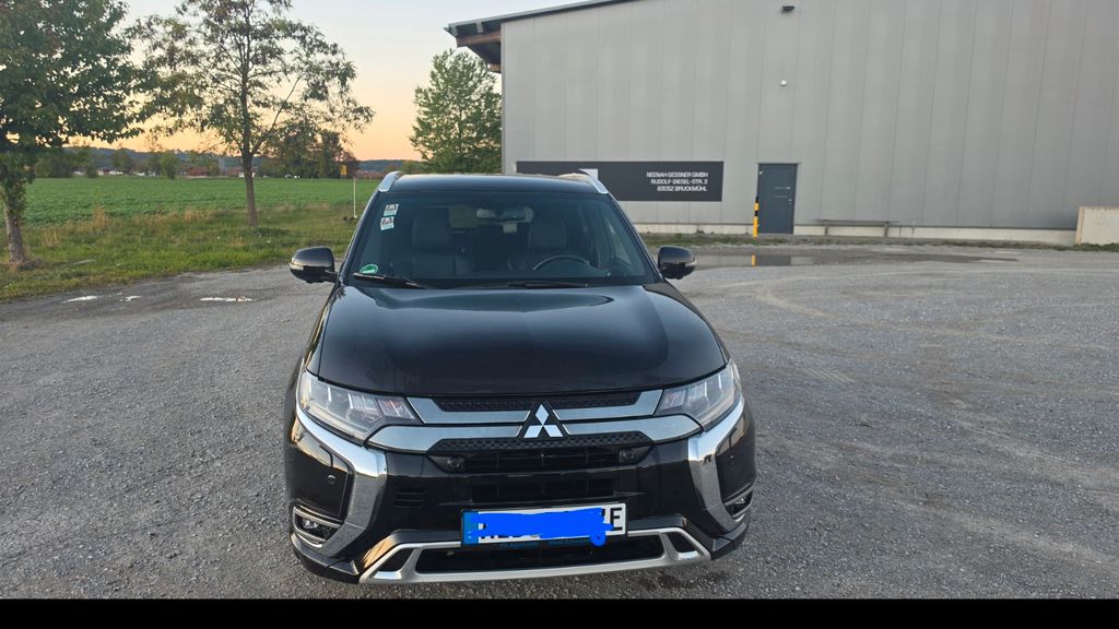 Image of Mitsubishi Outlander