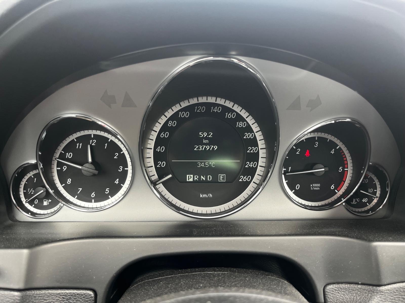 Mercedes-Benz E 220 Cabriolet E 220 CDI BlueEFF. AVANTGARD...