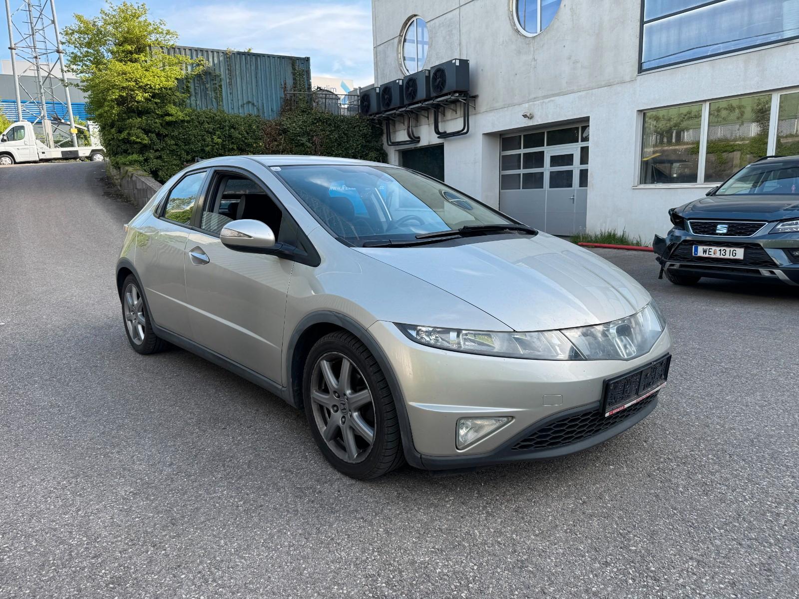Honda Civic 1,8 i-VTEC Sport i-SHIFT