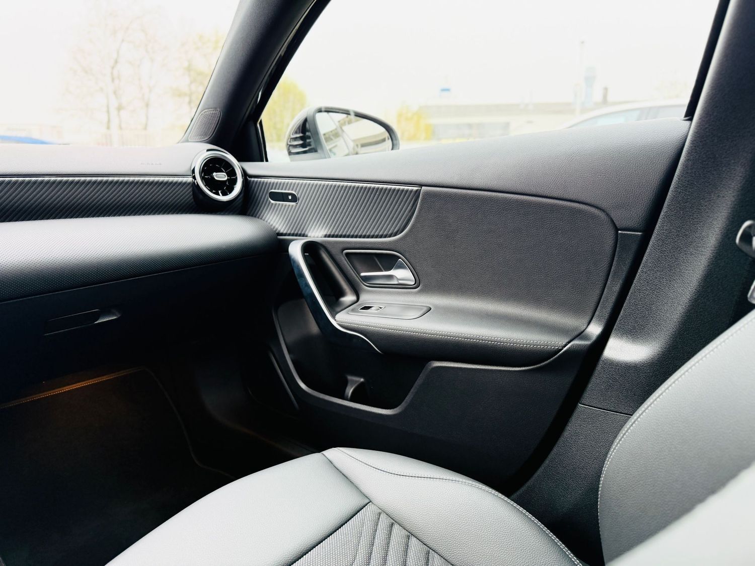 Fahrzeugabbildung Mercedes-Benz A 180 PROGRESSIVE Advanced, Autom, Winter, RFK,