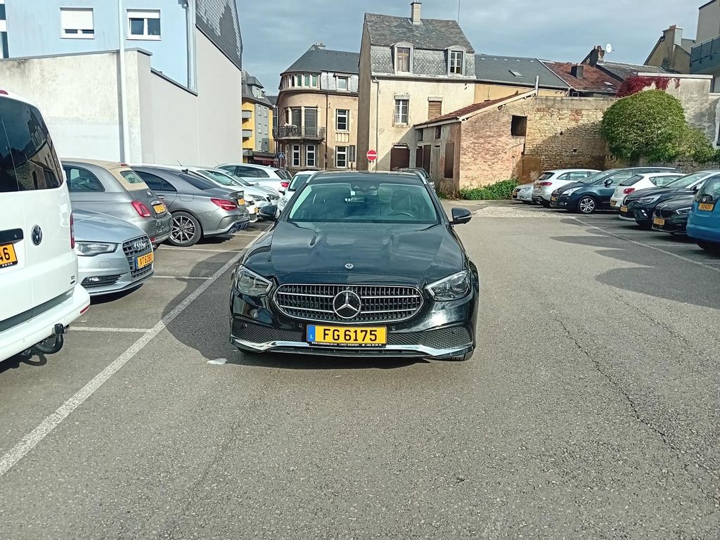 Mercedes-Benz E 220