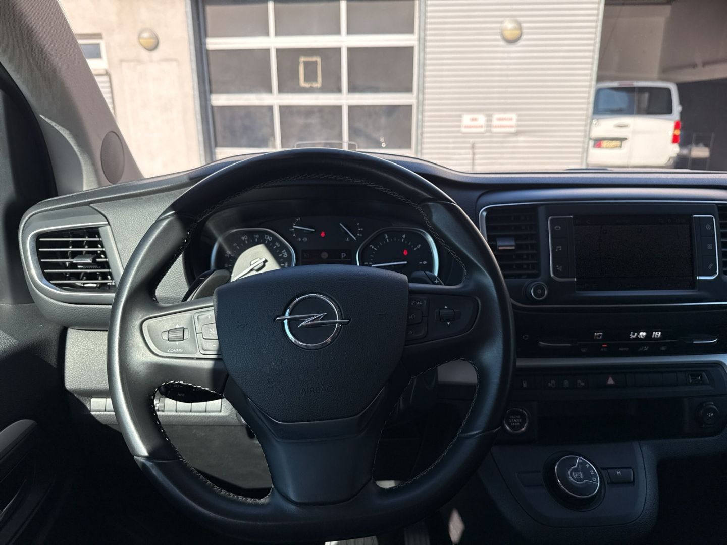 Fahrzeugabbildung Opel Zafira Tourer M 2.0 D EU6d-T Life HUD Navi Leder