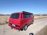 Volkswagen T3 Multivan - rote Volkswagen T3 Multivan
