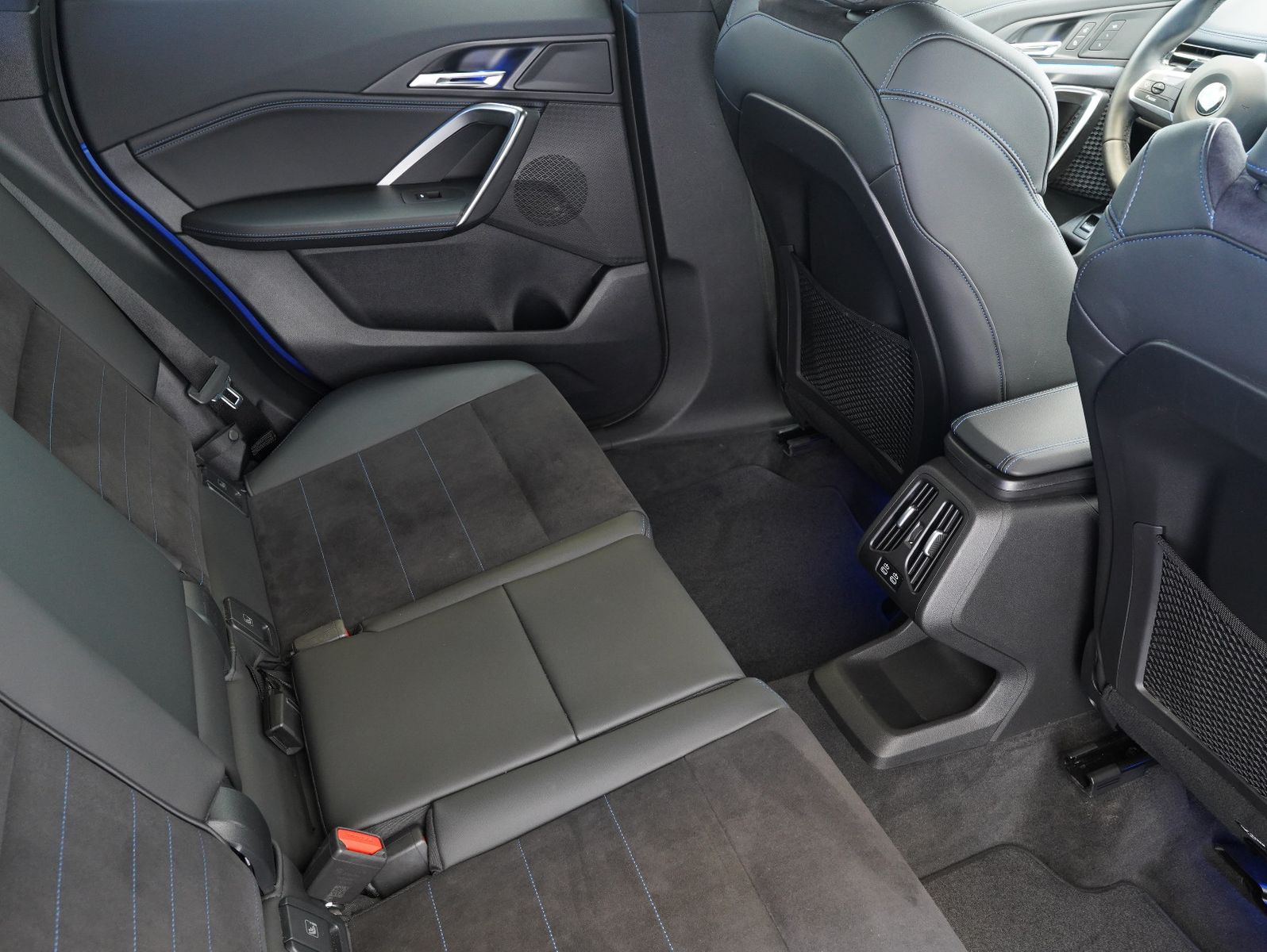 Fahrzeugabbildung BMW X1 20i Mild-Hybrid sDrive M Sport