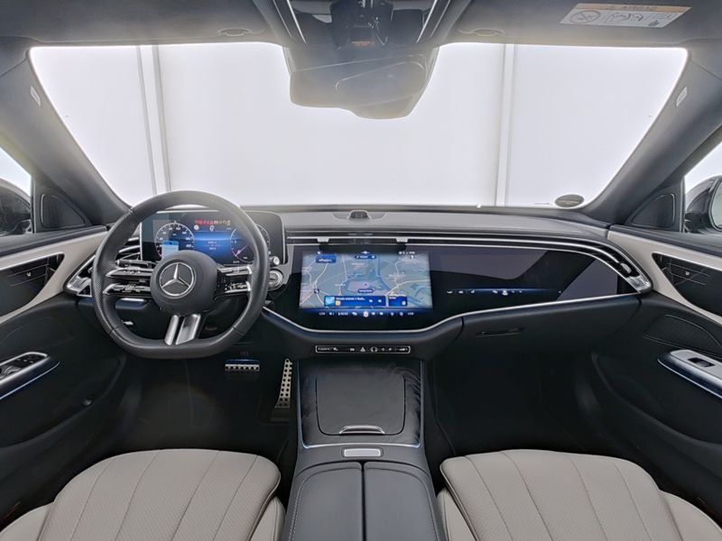 Mercedes-Benz E 220 d AMG Night Panorama SUPERSCREEN DISTR 20" imagem 3