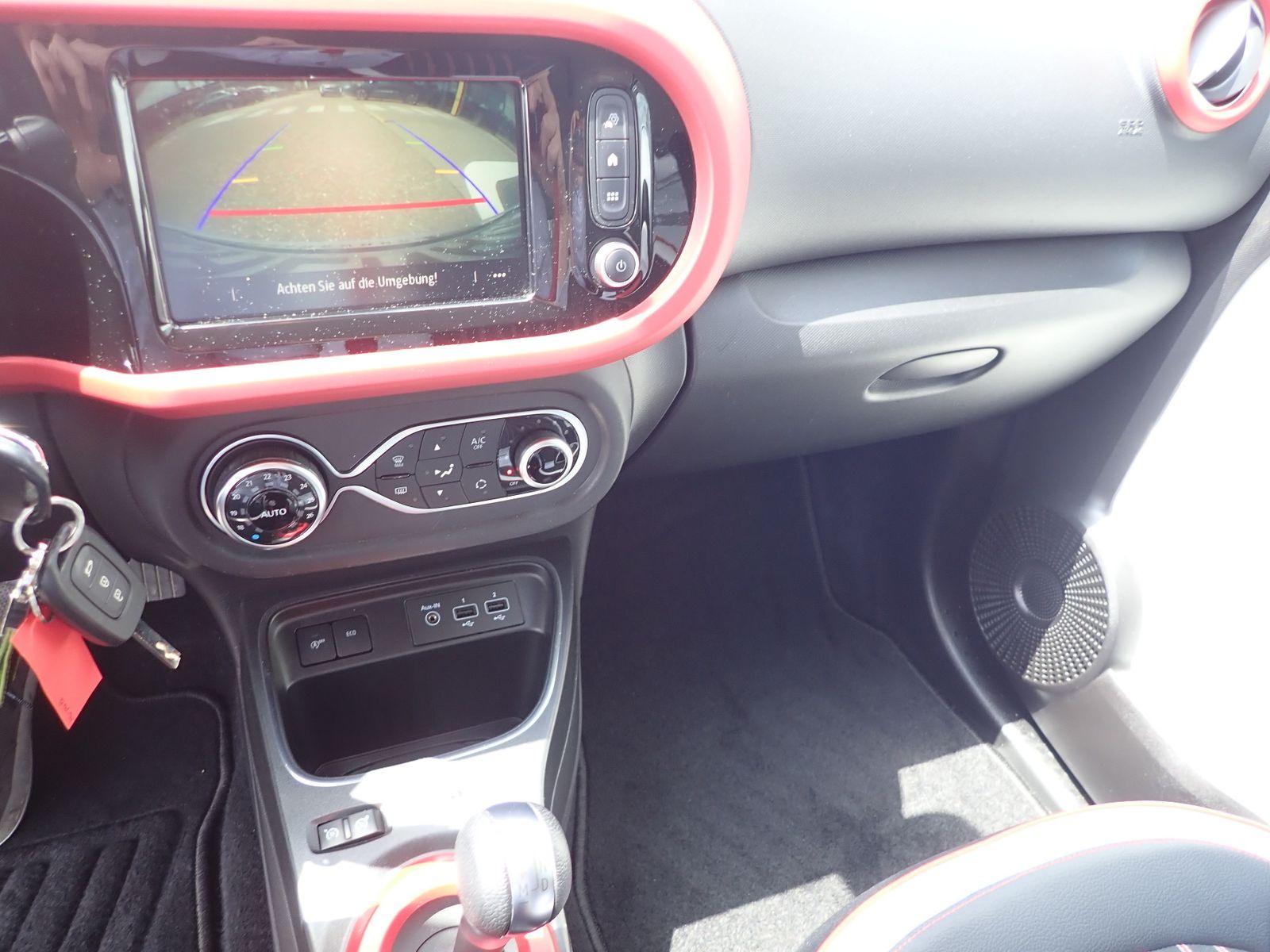 Fahrzeugabbildung Renault Twingo TCe 90 LE COQ SPORTIF/AUTOMATIK/ FALTDACH