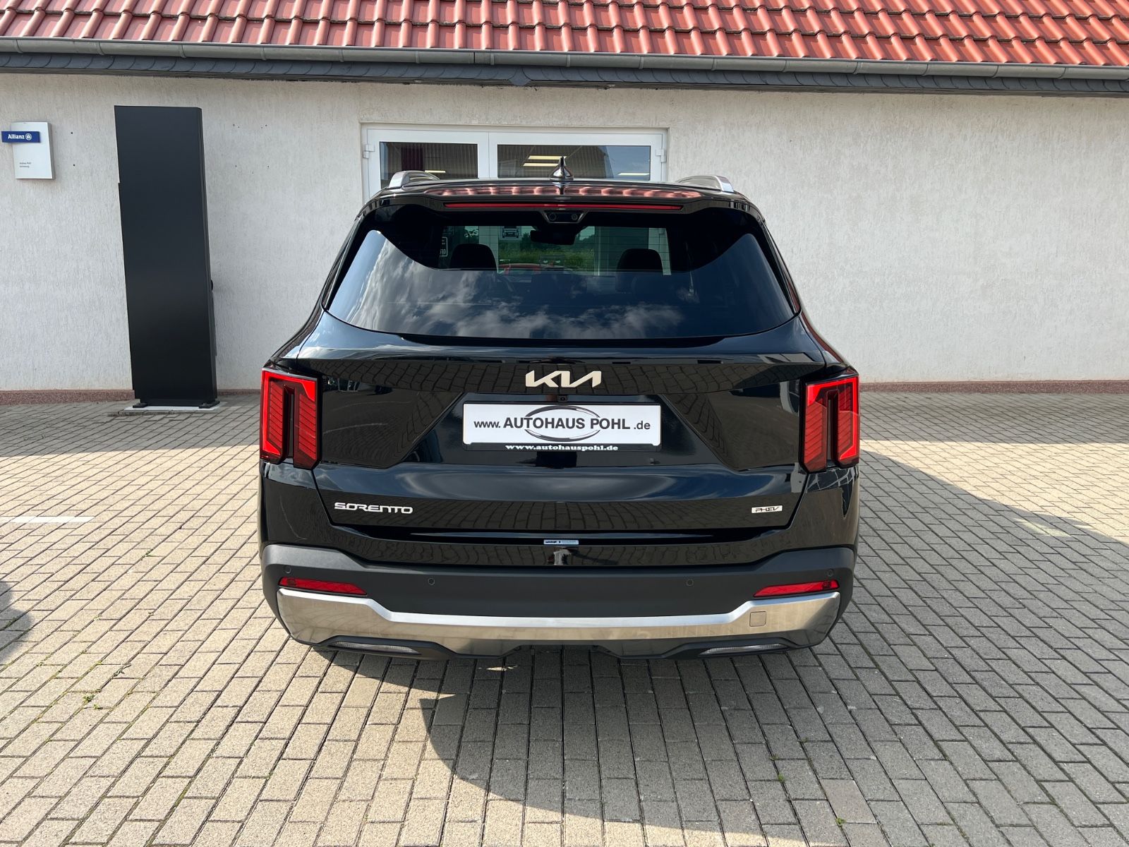 Fahrzeugabbildung Kia SORENTO PE 1.6T PHEV AWD PLAT 7S PAN PREMIUM