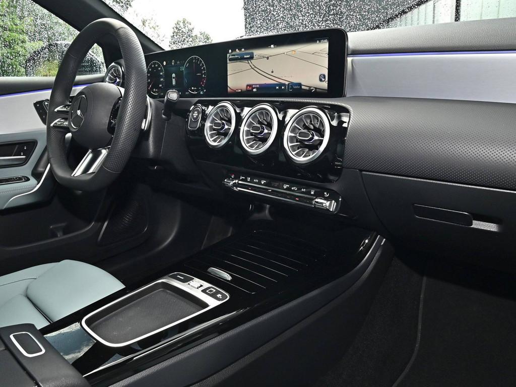 Mercedes-Benz A 250 e AMG Sport Advanced+ HUD LED 360° NAVI BT