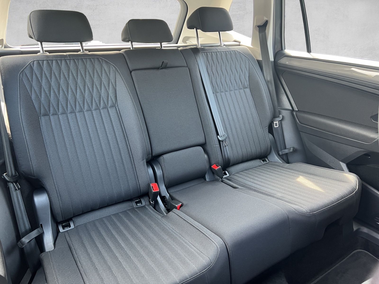 Tiguan Allspace Life 1.5 TSI DSG*AHK*Navi*ACC*L