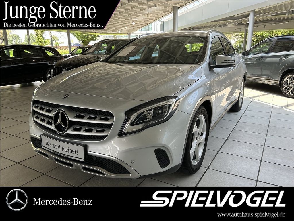 MERCEDES-BENZ GLA 180 7G-DCT BUSI AHK LED NAVI KOMFORT SPIEGEL