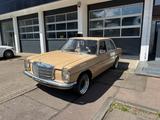 Mercedes-Benz Mercedes W115 Strich 8 Oldtimer - gebrauchte Mercedes-Benz 200 aus dem Jahr 1975