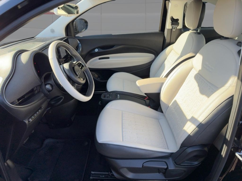 Fahrzeugabbildung Fiat 500 CABRIO LA PRIMA RÜCKFAHRKAMERA TOTWINKELASS