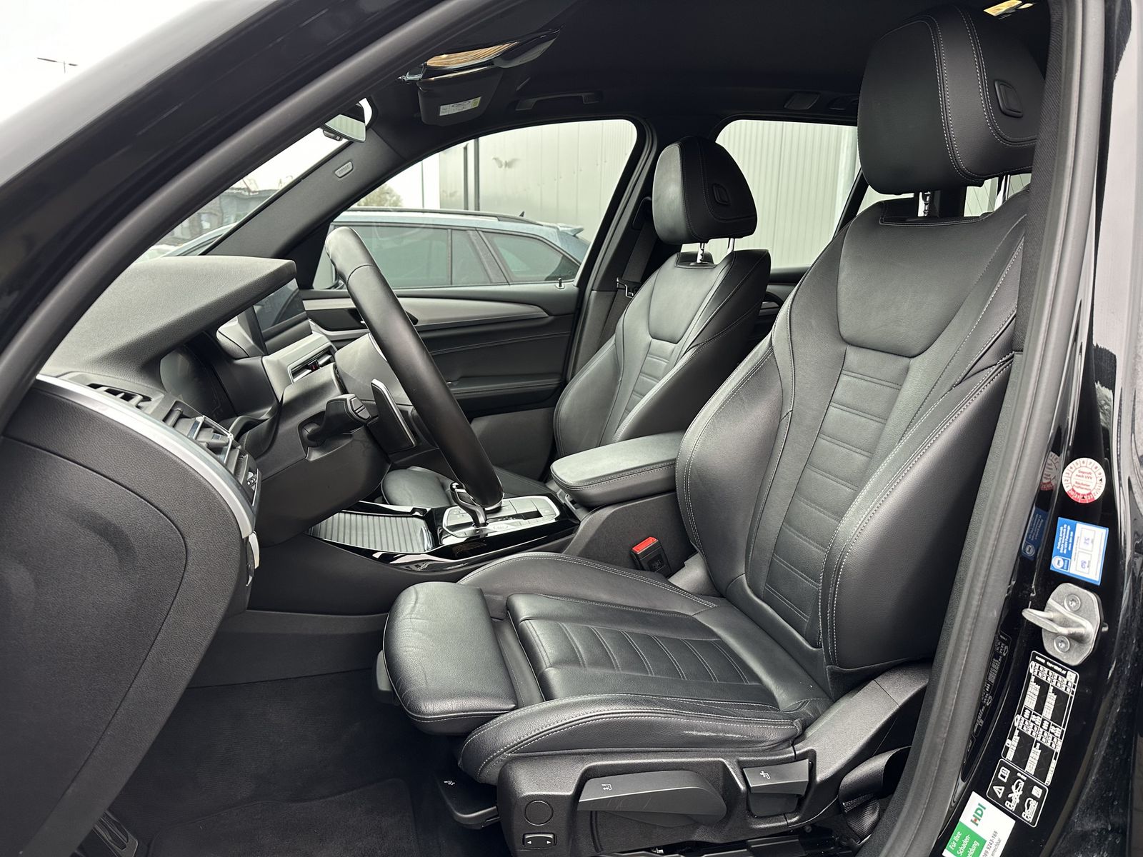 Fahrzeugabbildung BMW X3 xDrive30d M-Sport NAV+LED+AHK+20ZOLL+DAB+1HD