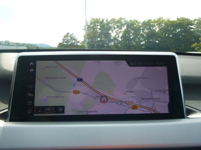 Fahrzeugabbildung BMW X1 xDrive 20 i >AUT/Allrad/NAV/SHZ/PDC<