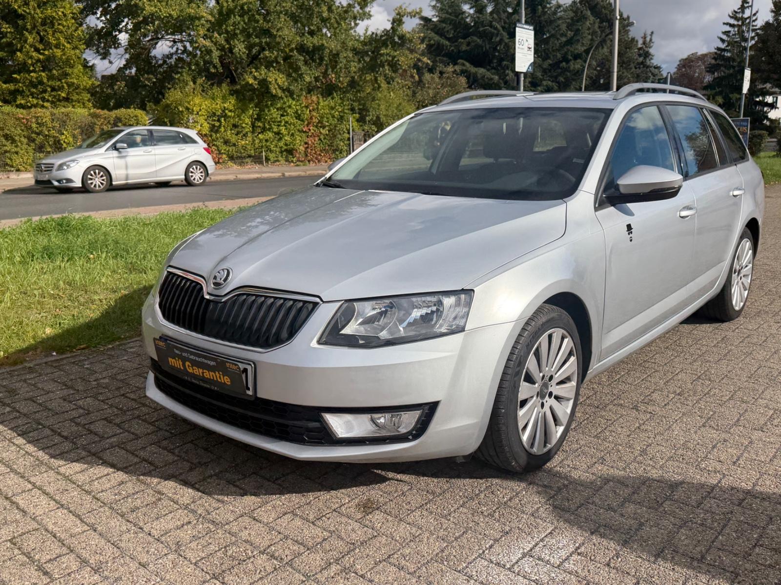 Skoda Octavia 2013 — салон