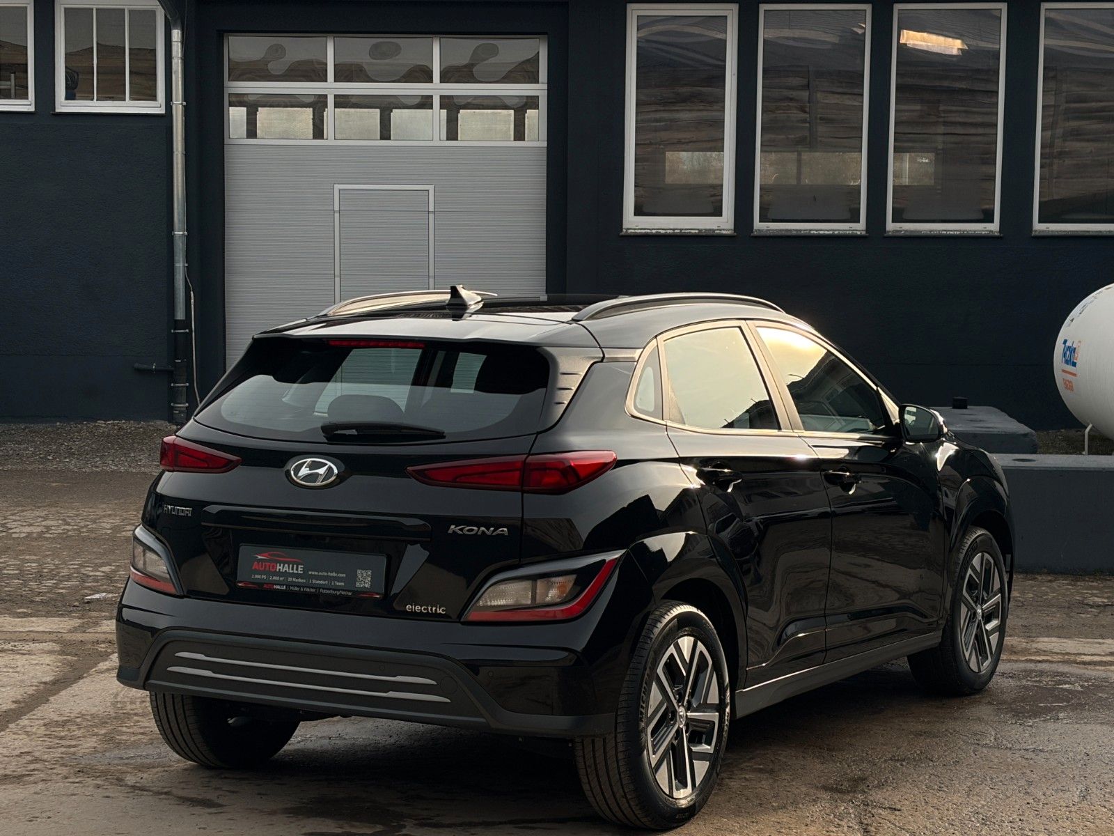 Fahrzeugabbildung Hyundai KONA E Select ACC LHZ SHZ LKAS PDC CarPlay Kam