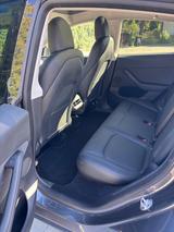 Tesla Model Y Große Reichweite - Allradantrieb - - Tesla Model Y von privat