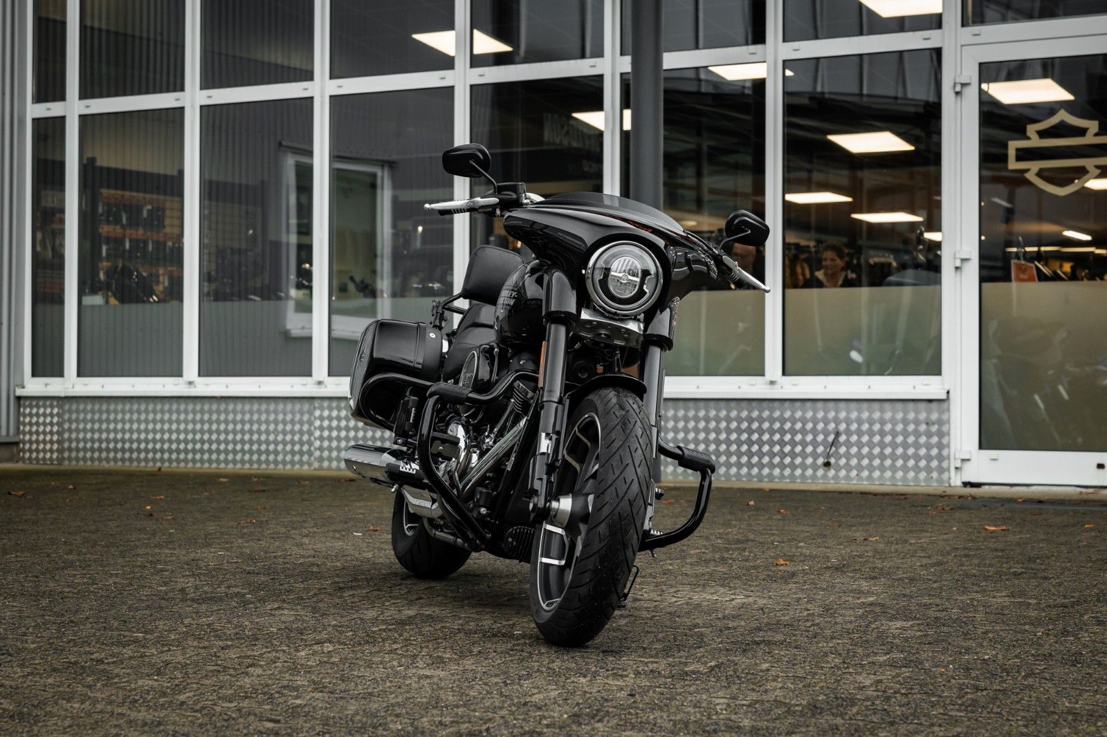 Fahrzeugabbildung Harley-Davidson FLSB Sport Glide Softail - JEKILL & HYDE