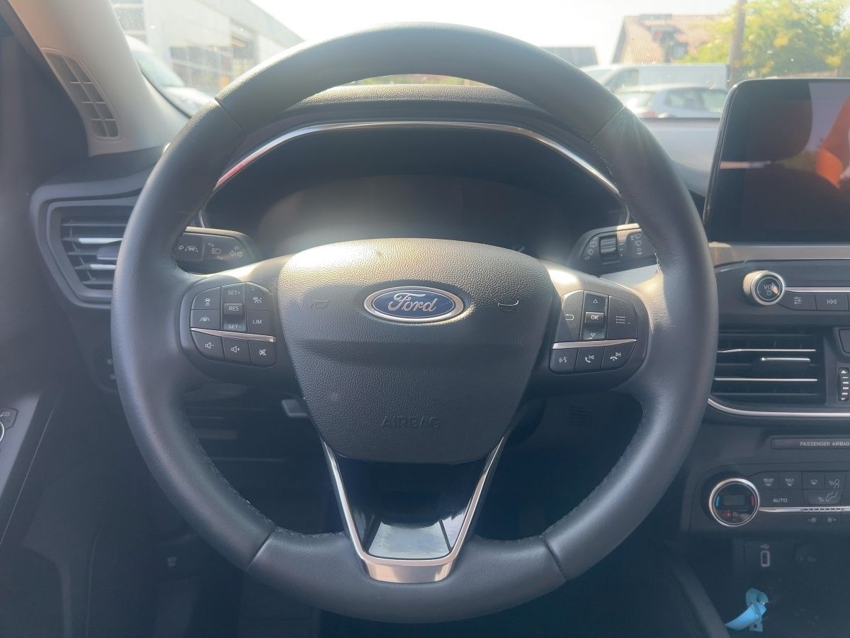 Fahrzeugabbildung Ford Focus Titanium 1.5 Eco Boost Kamera ACC