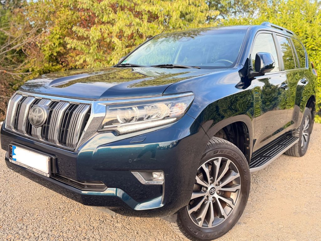 Image of Toyota Land Cruiser