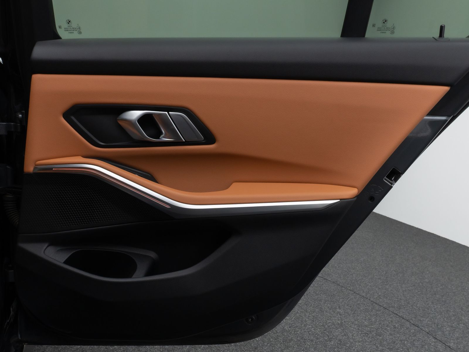 Fahrzeugabbildung BMW 330e Luxury Line 360°Laser HUD DAB HiFi Sport