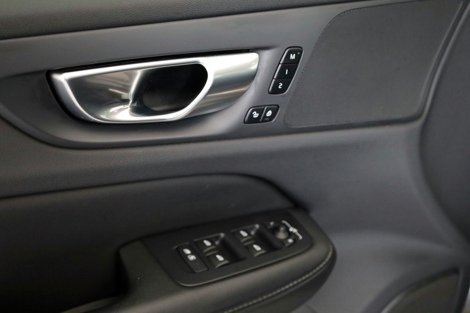Fahrzeugabbildung Volvo V60 Kombi Plus Bright Leder,Navi,LED,PanDach,ACC