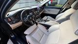 BMW 520i - - BMW 520 aus 2013 mit Benzin-Antrieb: Limousine