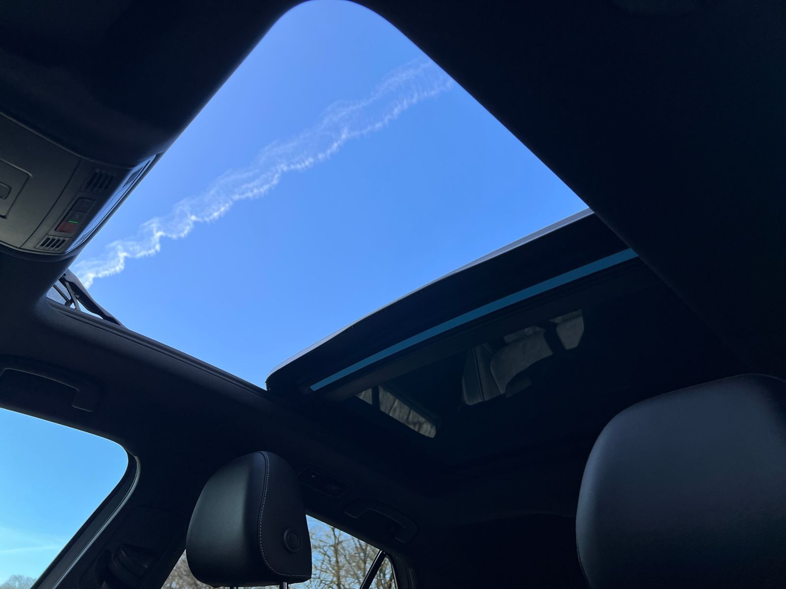 Fahrzeugabbildung Volkswagen T-Roc R-Line 1.5 TSI DSG *Black Style, AHK, Pano