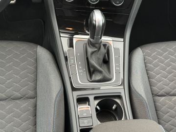 Volkswagen Golf VII Lim. Join Automatik *SH*PDC*BT*MFL*NAVI