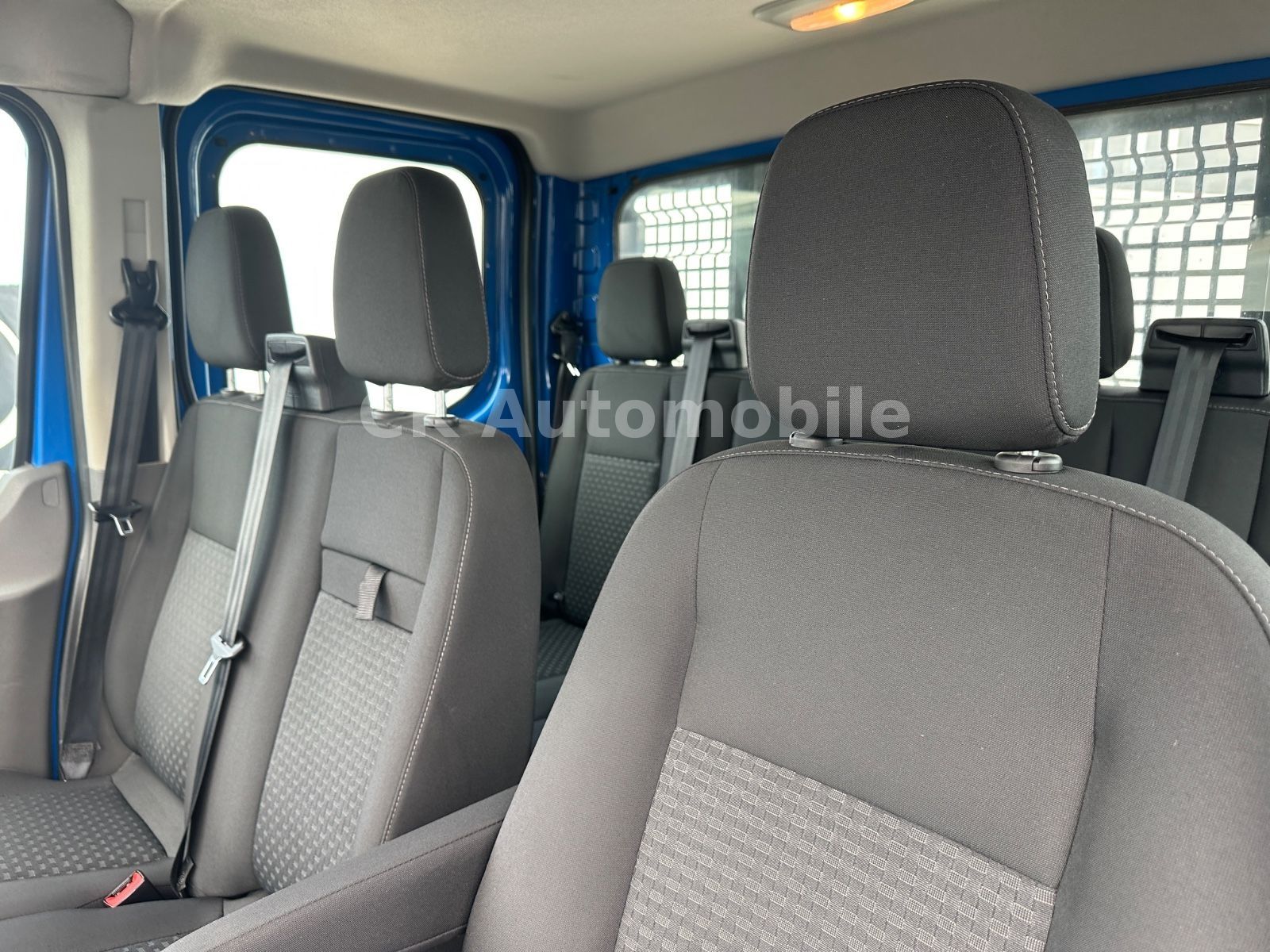 Fahrzeugabbildung Ford Transit Pritsche 350 L3 DoKa Trend/7 Sitze/AHK