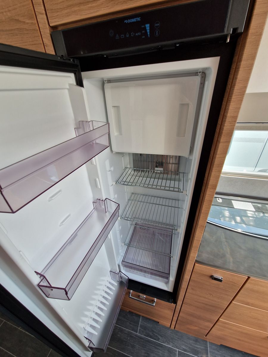 Fahrzeugabbildung Tabbert Da Vinci 495 HE 2.3 2.000kg, Ambiente, Glatt