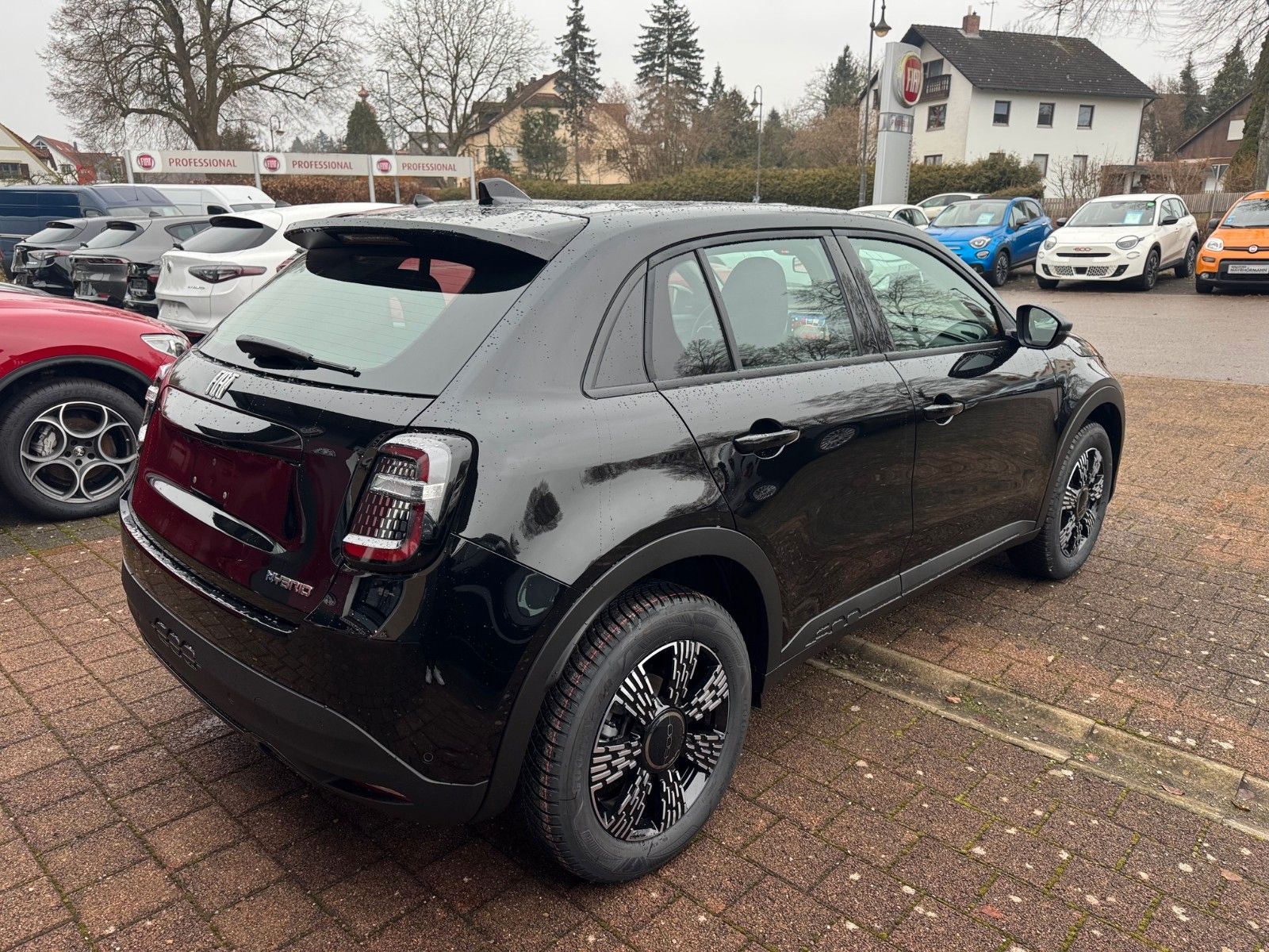 Fahrzeugabbildung Fiat 600 1.2 BUSINESS EDITION NAVI SITZHEIZUNG KLIMA