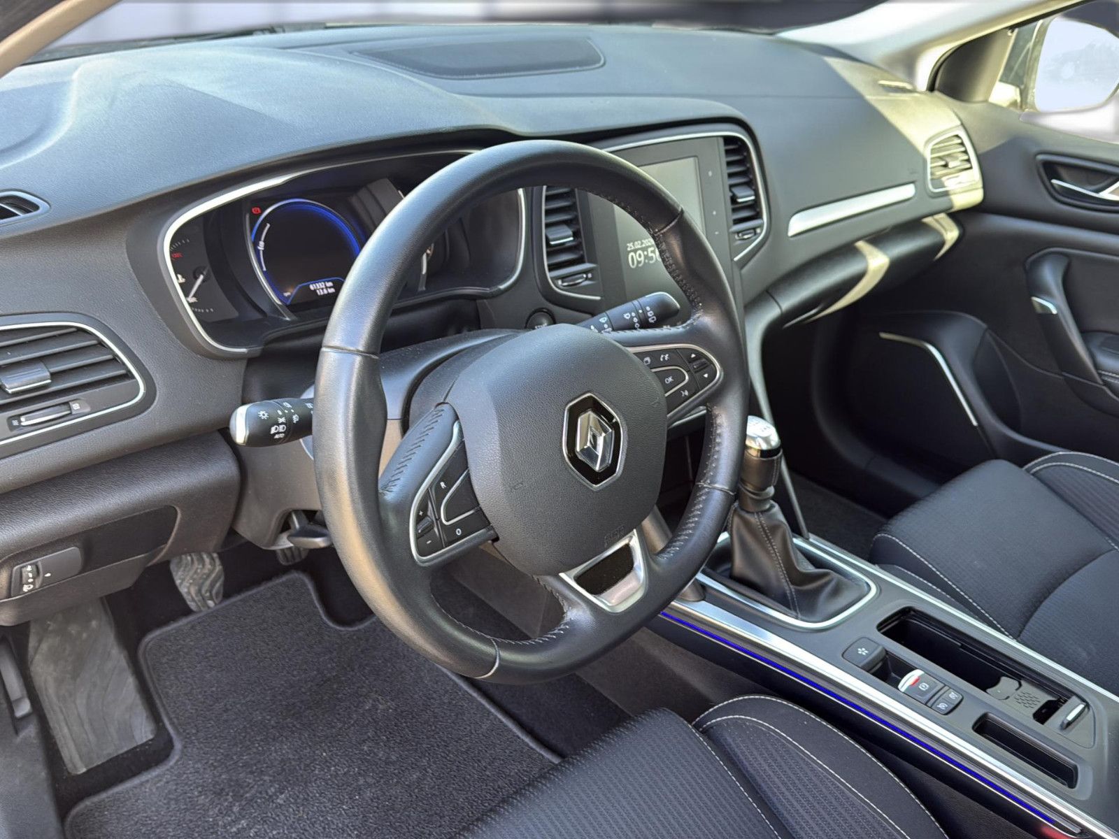 Fahrzeugabbildung Renault Megane IV Grandtour Intens/ 1. Hand