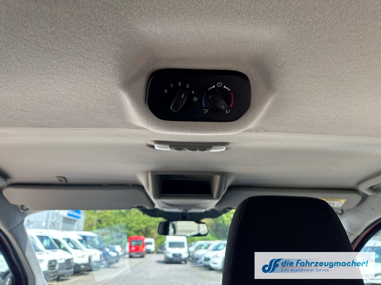 Fahrzeugabbildung Ford Transit Custom Tourneo 310 L1 Trend *EXPORT *274