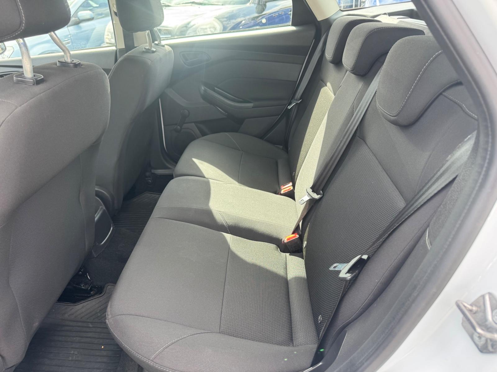 Ford Focus 2015 — photo 8