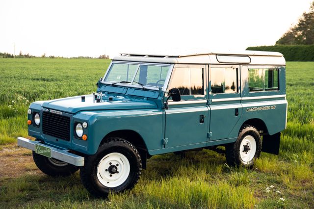 Land Rover Serie III 109" Stage One V8