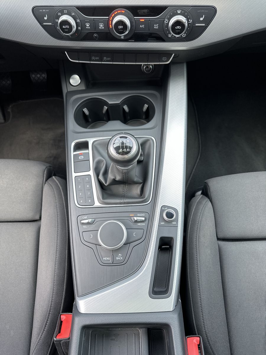 Fahrzeugabbildung Audi A4 Avant 35 TFSI Sport XEN+PANORAMA+DAB+SHZ+EPH