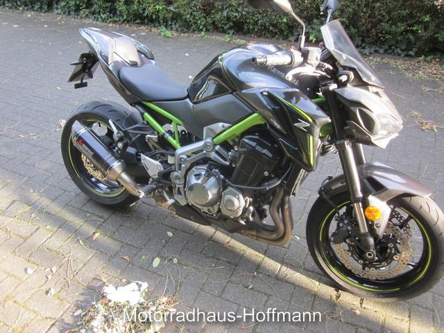 Kawasaki Z900 Akrapovic kurzes Heck LED Blinker Sitzkeil