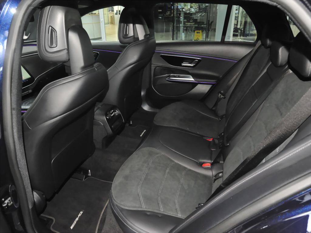 Mercedes-Benz E 220 d T AMG AHK MBUX SHZ LED