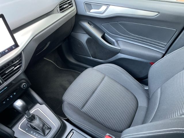 Fahrzeugabbildung Ford Focus 1.0 EcoBoost Mild-Hybrid Titanium X Autom.