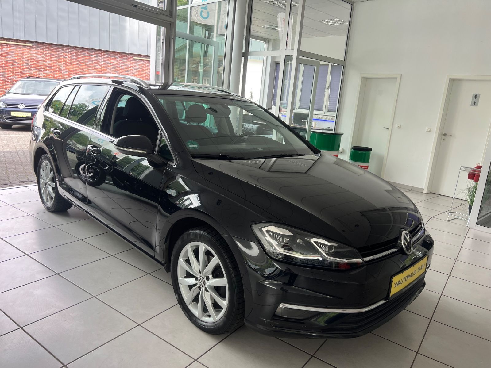 Fahrzeugabbildung Volkswagen Golf VII Variant Highline*Automatik