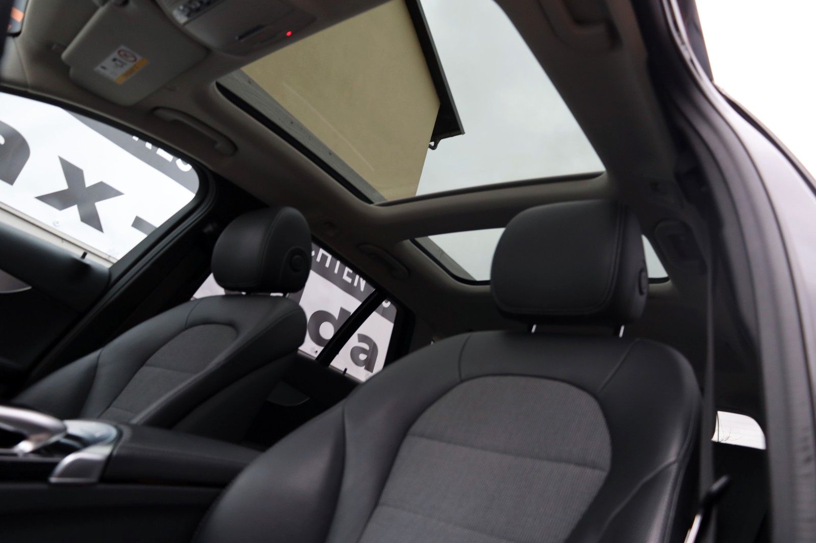 Fahrzeugabbildung Mercedes-Benz C 180 CGI T T.Leder,Navi,LED.Panorama,Kamera